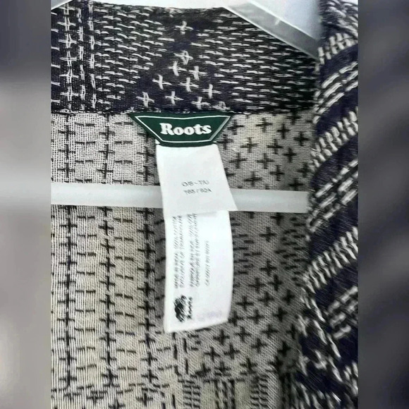 ROOTS Canada knit print poncho open front cardigan sweater LIKE NEW One Size - Picture 2 of 3